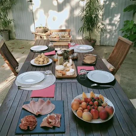 D'hotes L'atrium Bed & Breakfast
